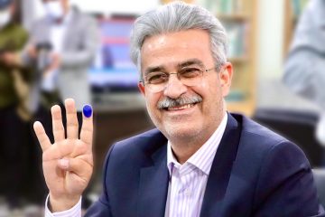 تاج‌گردون‌ مانند برادرش در ساعات اولیه ثبت‌نام خود را نهایی کرد.